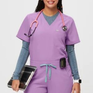 NWT Figs Lilac Dawn Catarina scrub top